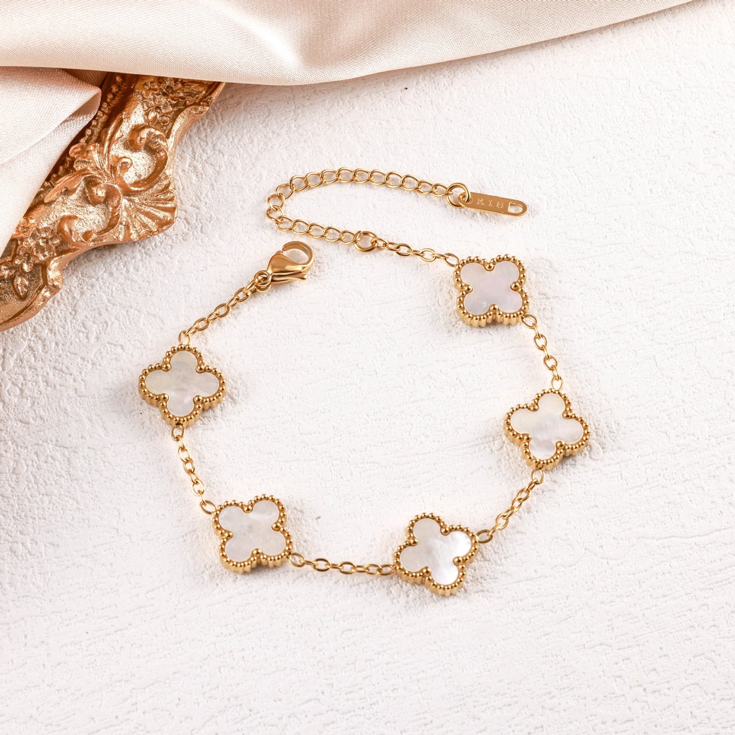 Popular High-quality Titanium Steel Clover Real Fritillary Bracelet