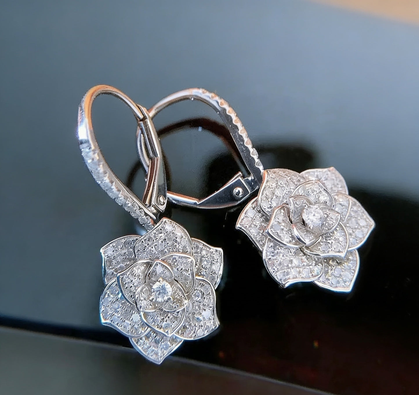 Flower Clips Cold Style High-grade Light Luxury Female Niche Design Rings