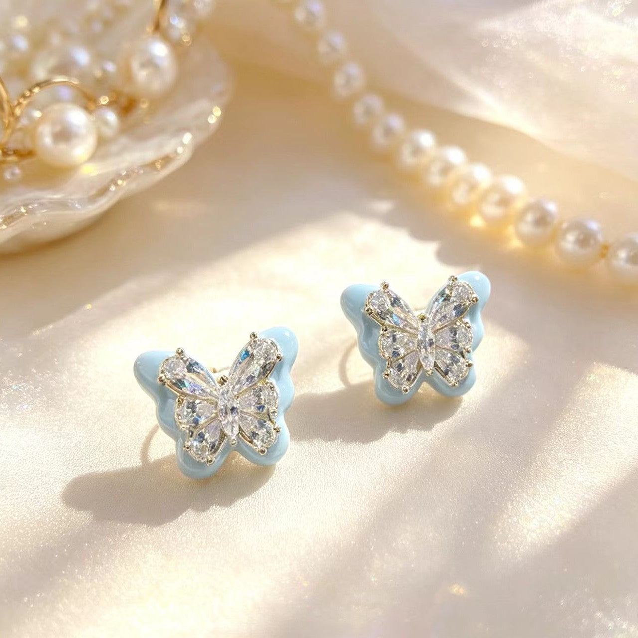 Women's Sweet Zircon Butterfly Exquisite Light Luxury Simplicity Design Stud Earrings