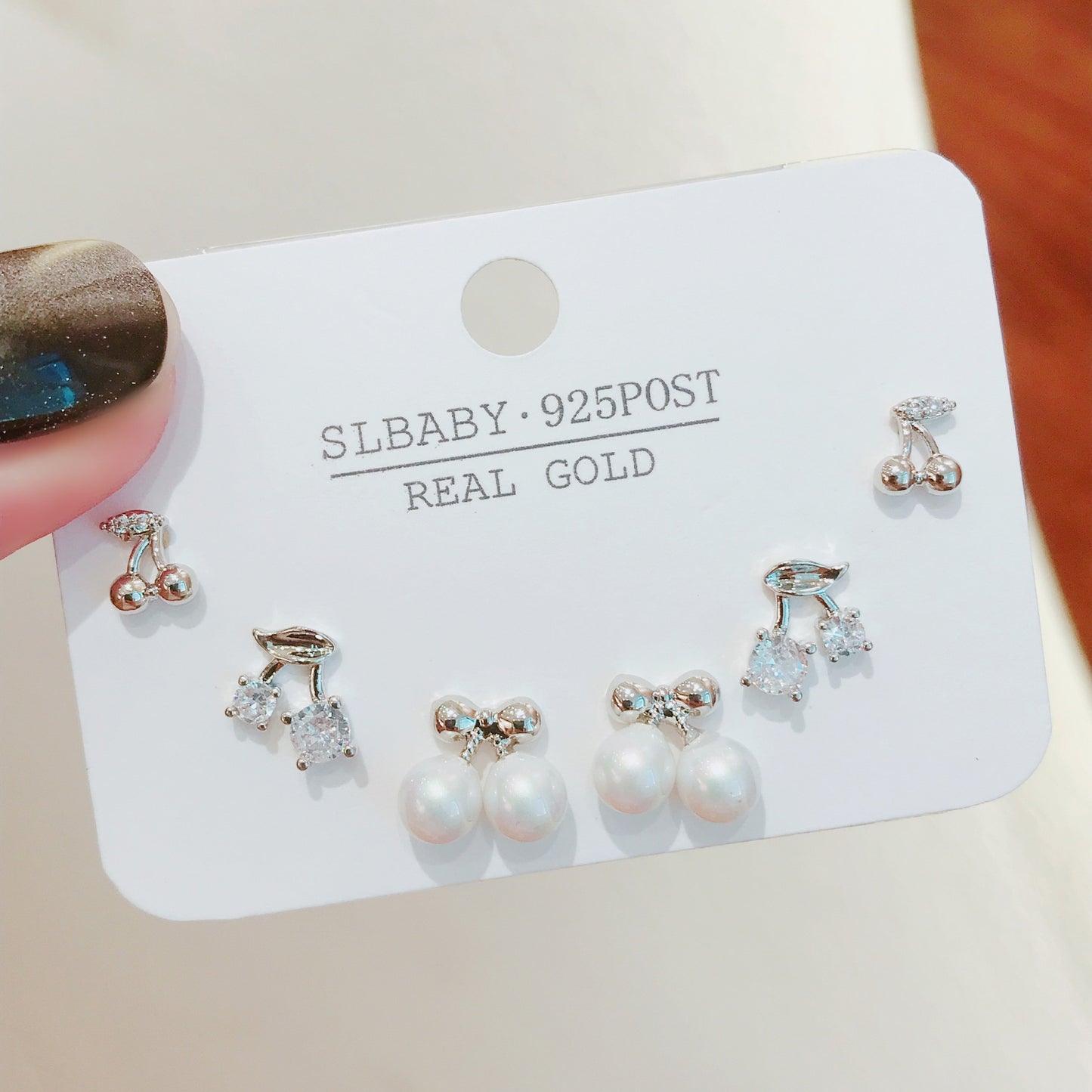 Women's High-grade Pearl Bow Elegant Special Interest Earrings