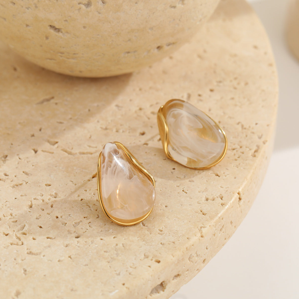 Women's High-grade Temperament Amber Resin For Light Luxury Minority Metal Patch Earrings