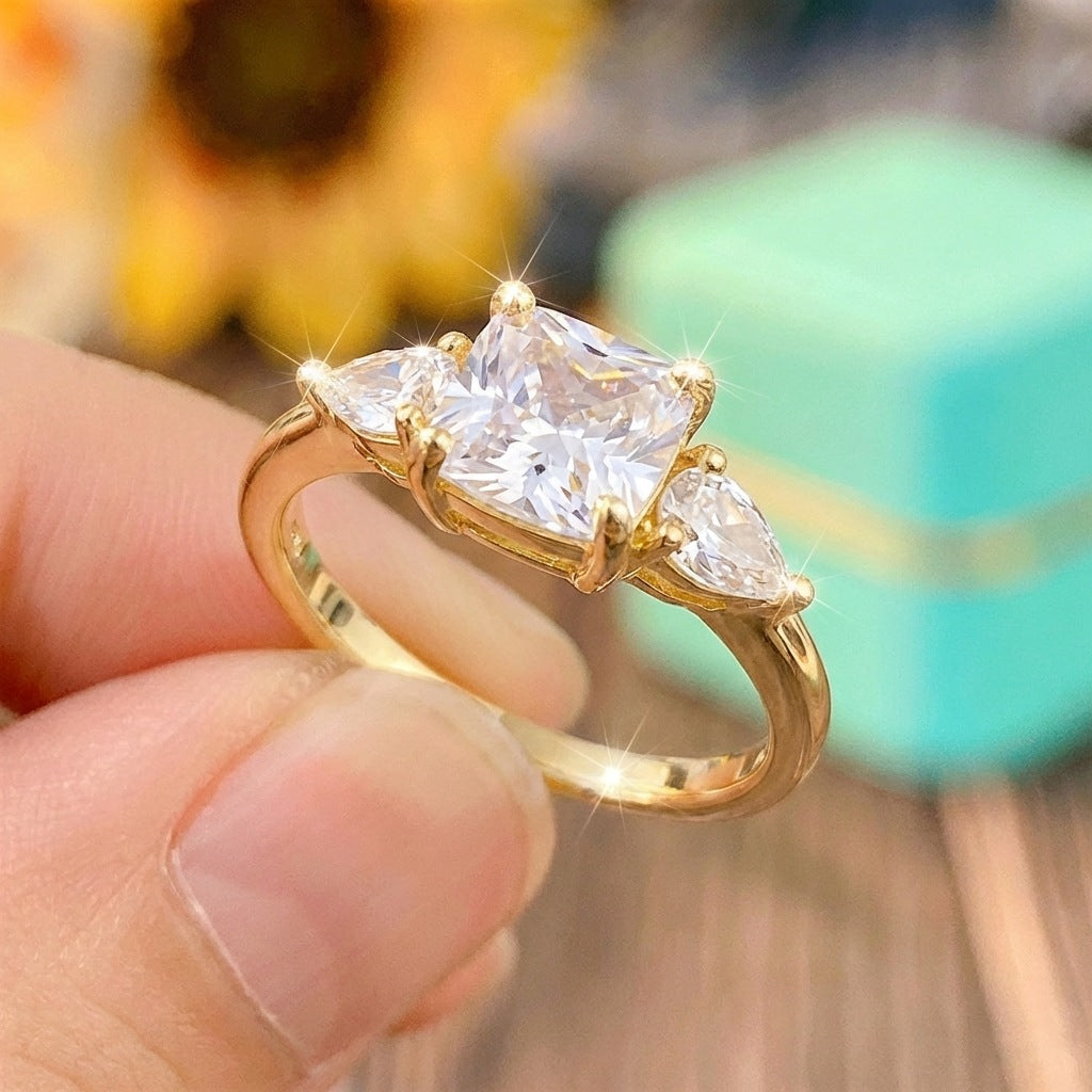 Women's Retro Elegant Copper Inlaid Zirconium High-grade Light Luxury Palace Style Ring