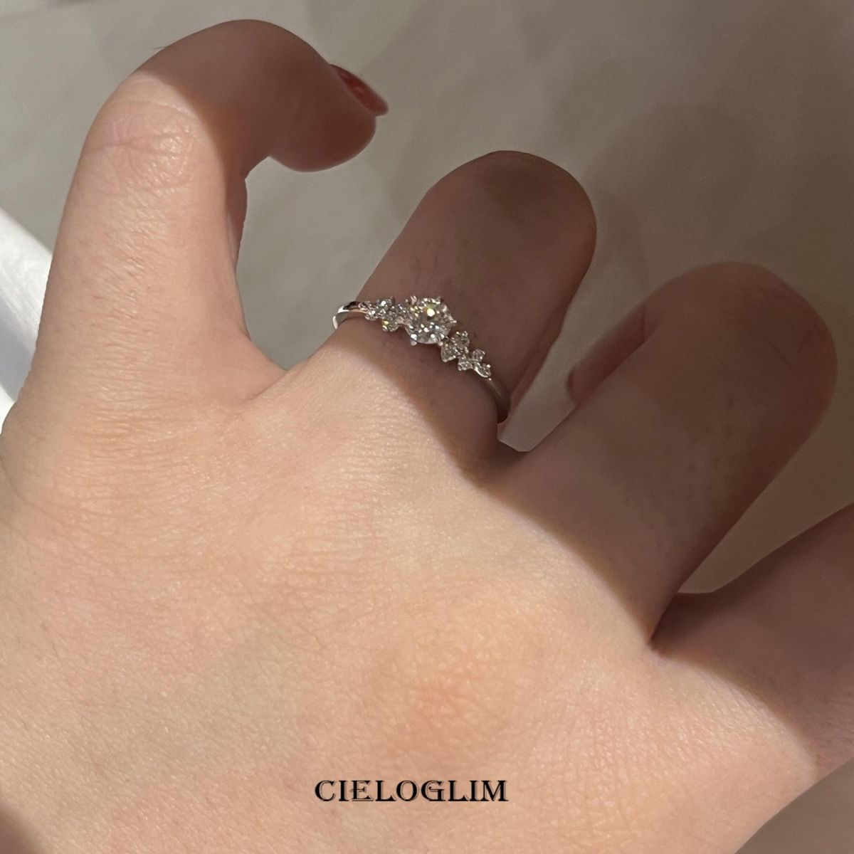 Feeling Shiny Zircon Female Gentle Temperament Open Diamond Index Finger Rings