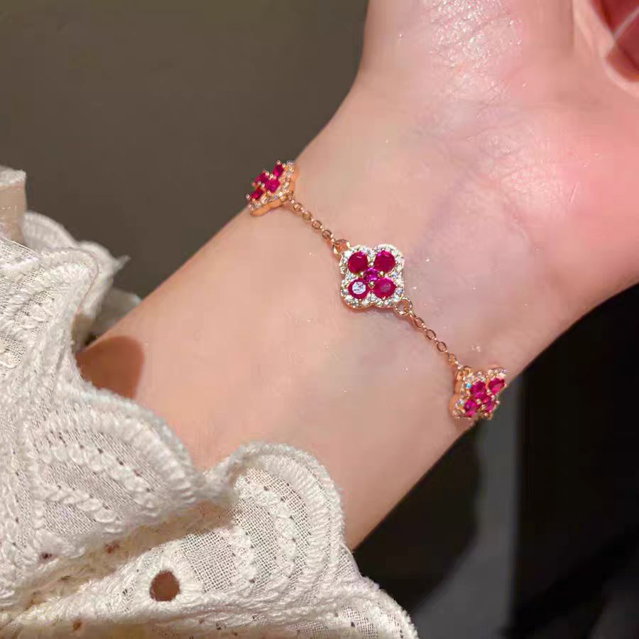 Red Pork Belly Clover Full Diamond Special Interest Light Luxury Bracelet