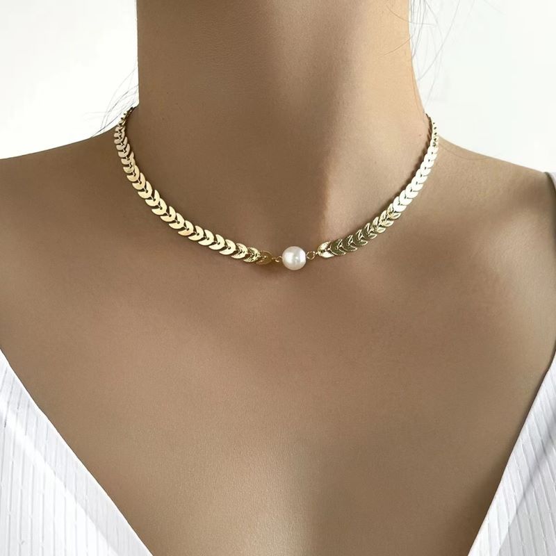 Fashion Wheat Fishbone Chain Sequins Clavicle Temperament Pearl Necklaces
