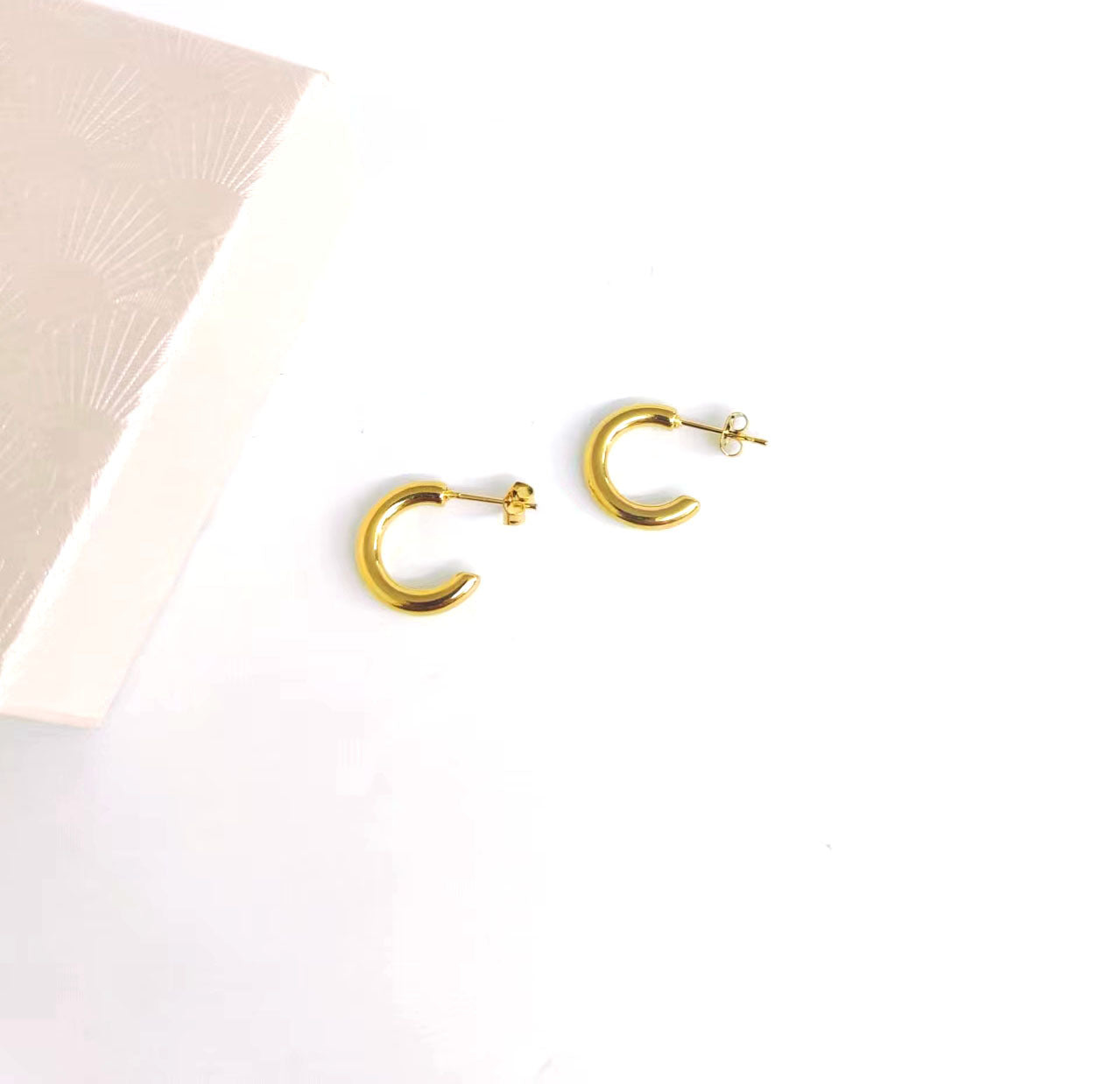 Shaped Stainless Steel Gold High-grade Simple Earrings