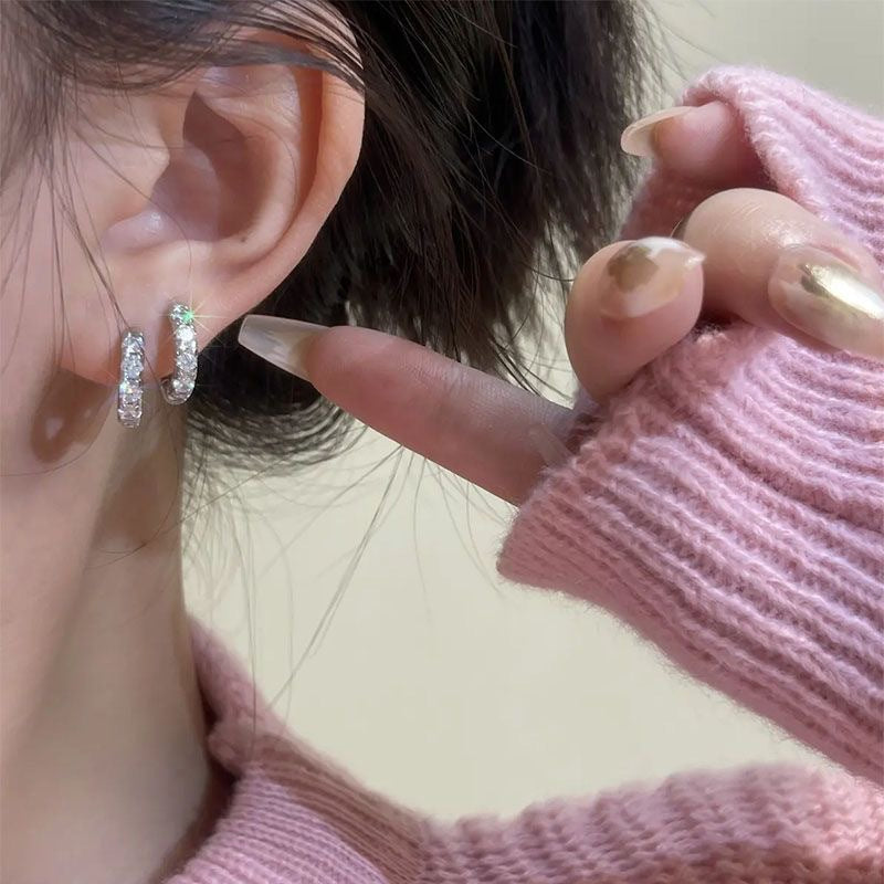 Women's Refined Rhinestone Ear High-grade Clip Trendy Light Earrings