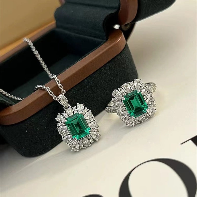 Women's Simple Super Shiny Elegant Emerald Set Rings