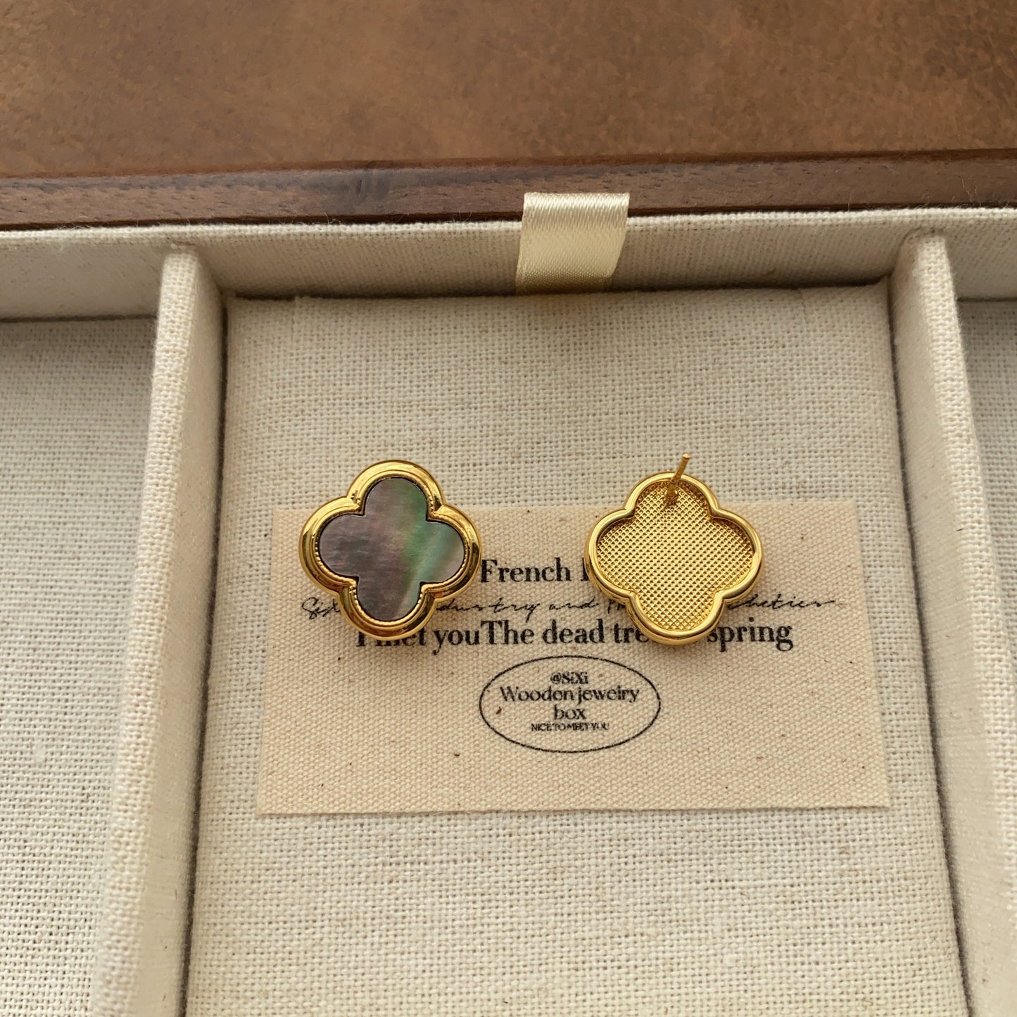 Women's Retro Affordable Luxury Fritillary Shell Light Lucky Romantic Fashion Stud Earrings
