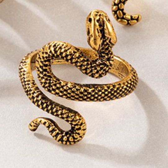 Design Metal Snake-shaped Creative Animal Hand Rings