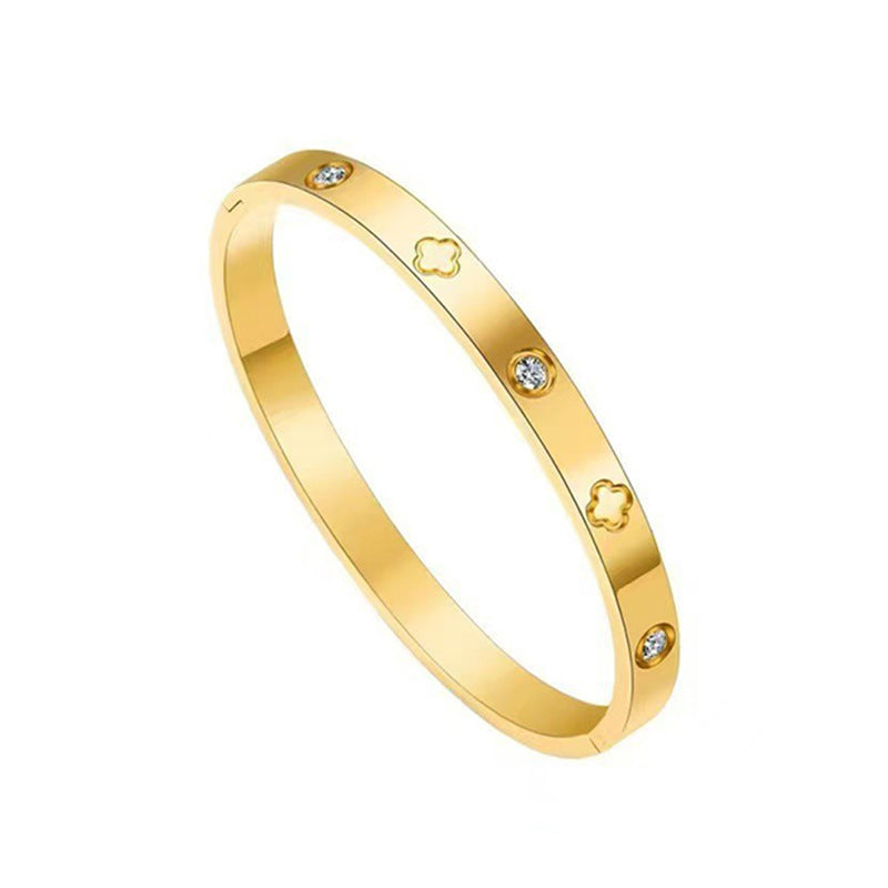 Women's & Men's Simple Personality Metal Plating Retro Fashion Clover Couple Bracelet