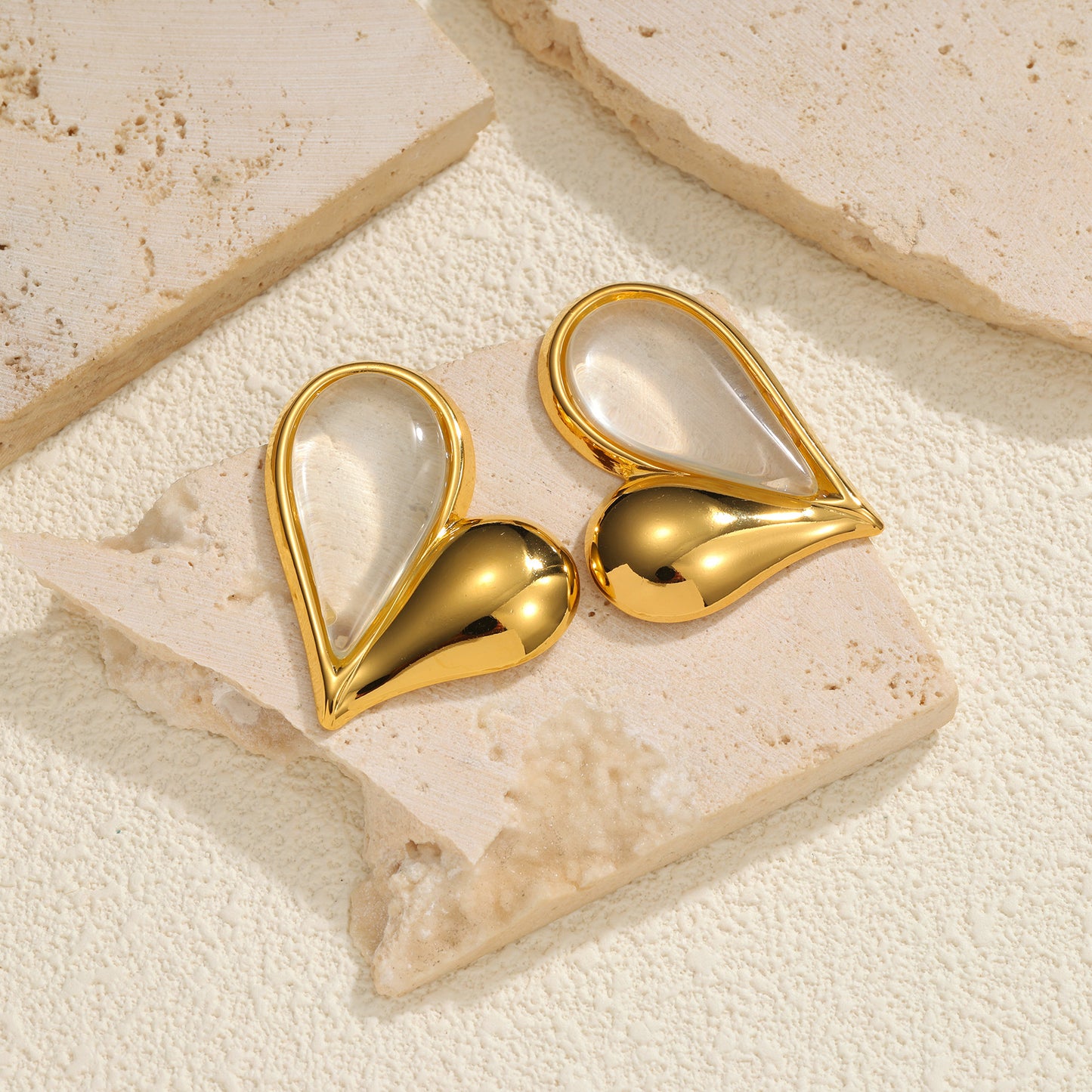 Women's Contrast Color Love Heart Gold Minority Fashion Stud Earrings