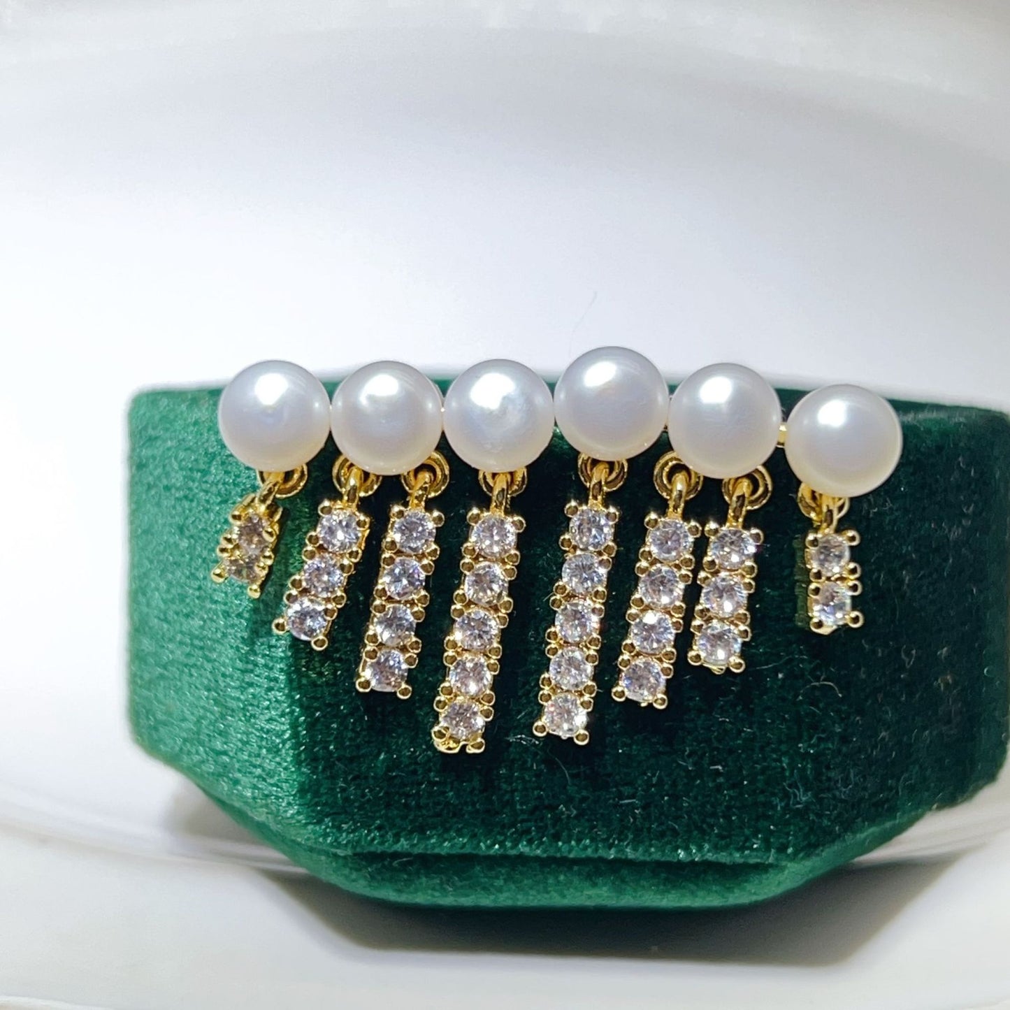 Micro Inlaid Zircon Pearl Tassel Sier Needle Earrings