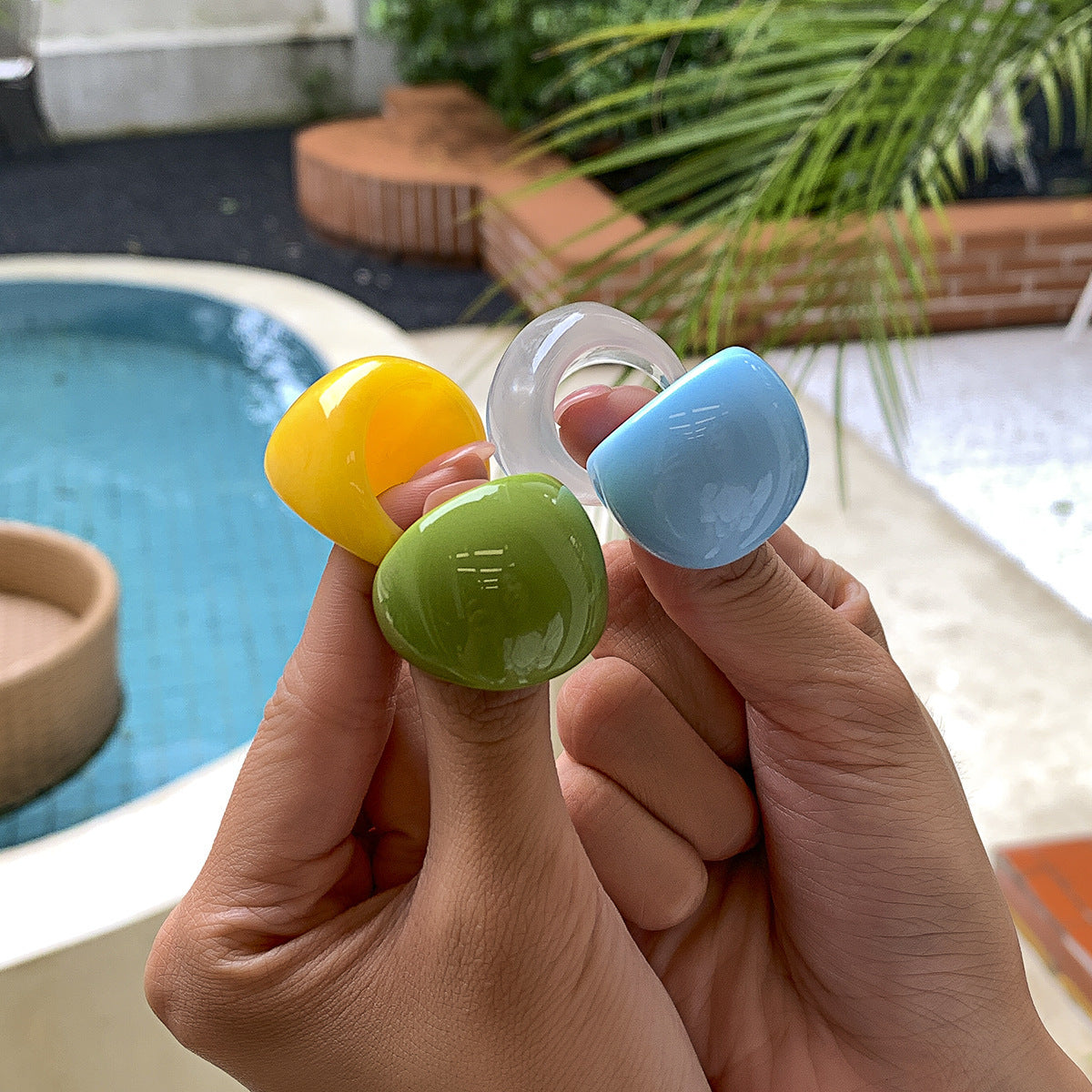 Women's High Profile Fashion Trendy Candy Color Acrylic Simple Exaggerated Ring
