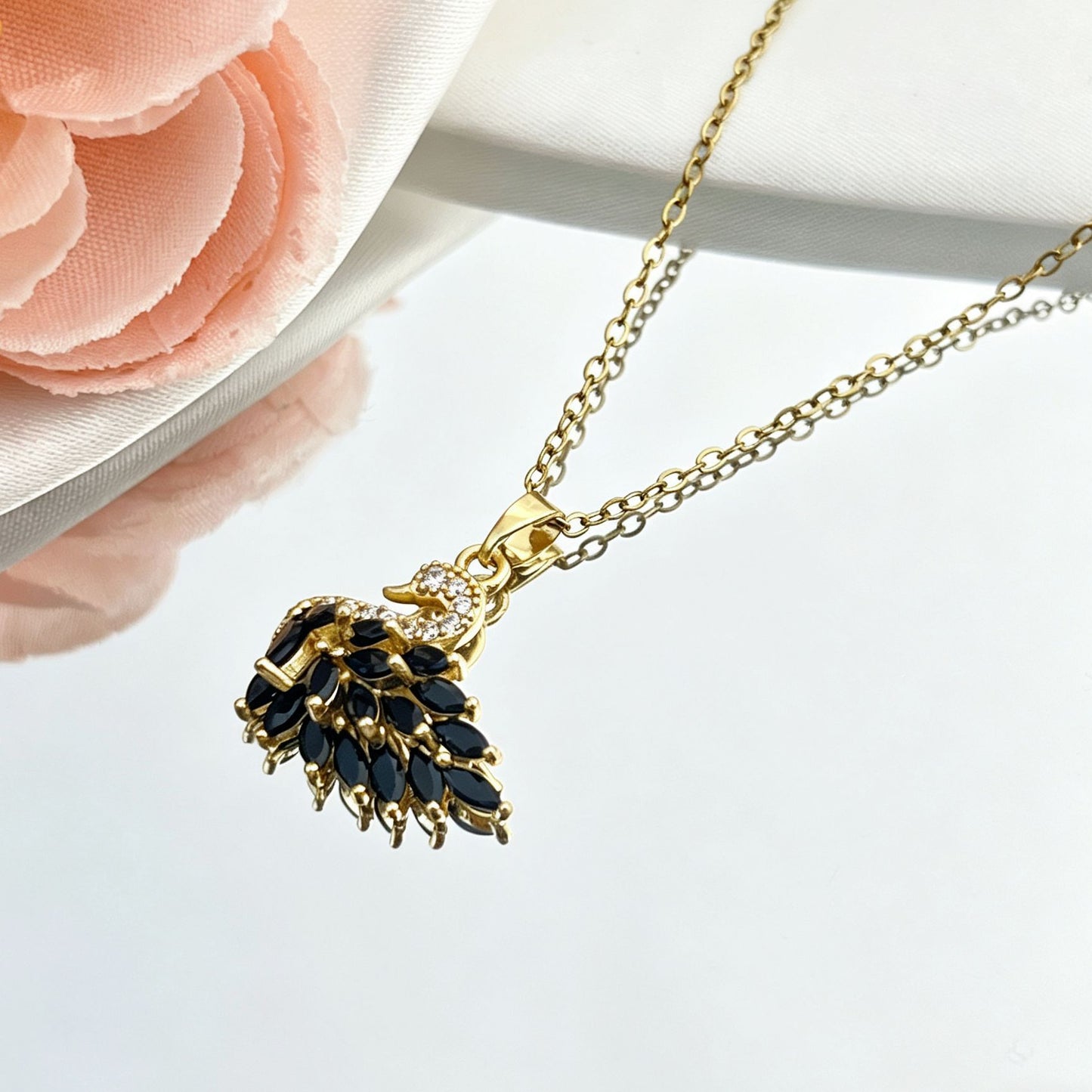 Women's Swan Light Luxury High-grade Clavicle Chain Elegant Necklace