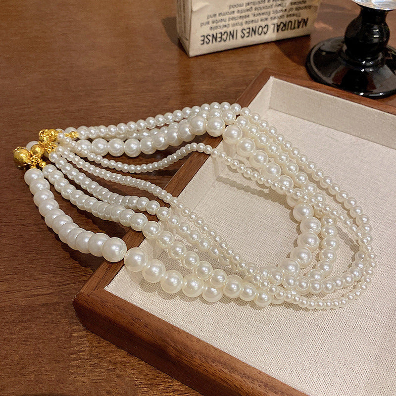 Women's Pearl Vintage Magnetic Buckle Beaded Clavicle Necklaces