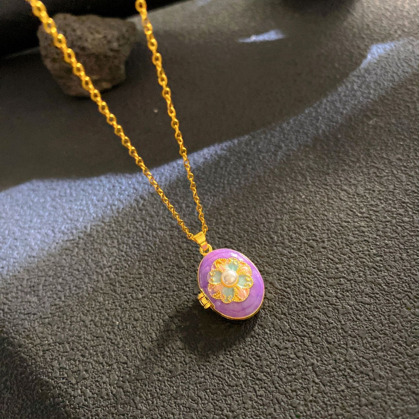 Women's Drip Glazed Box Fashion Shell Pearls Light Luxury Clavicle Pendants