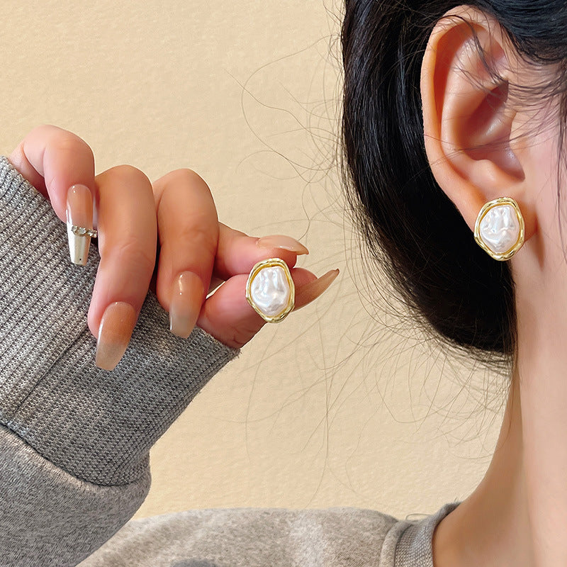 Sier Needle French Baroque Unique Design Pearl Female Light Luxury Stud Earrings