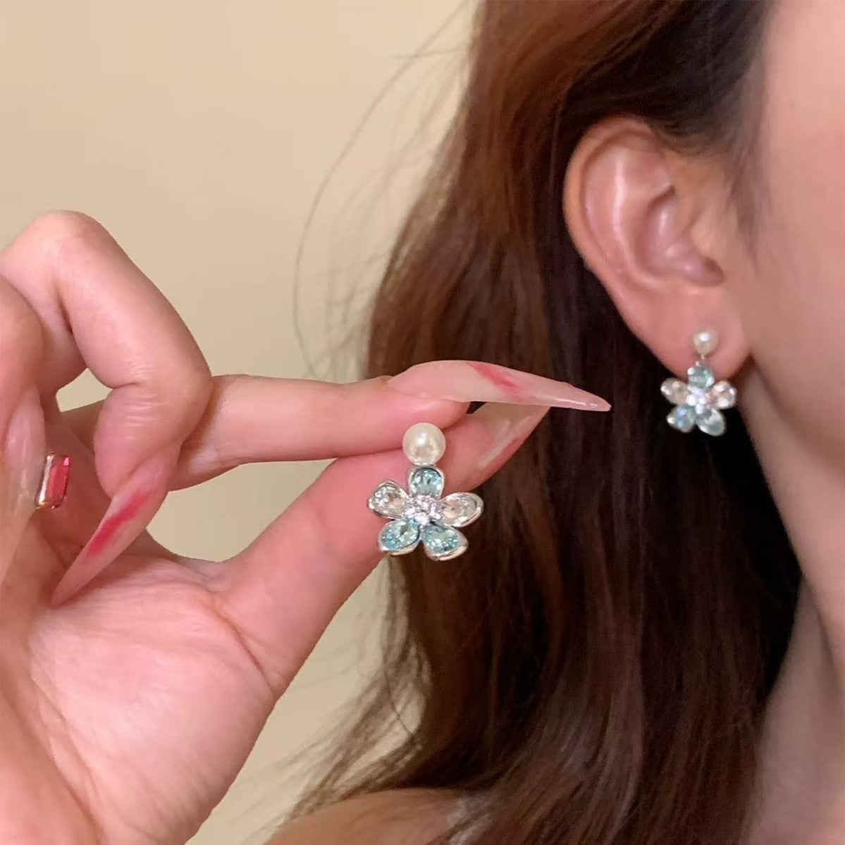 Clear Feeling Ice Blue Flower Crystal Pearl Light Luxury Minority Rings