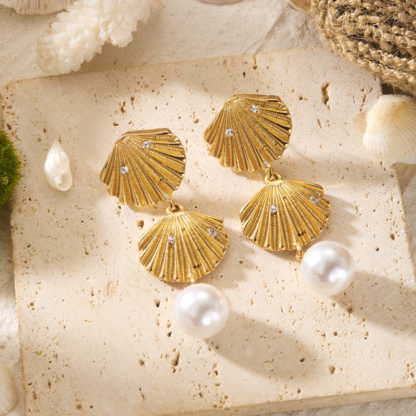 Women's Exaggerated Shell Eardrops Niche Holiday Ocean Earrings