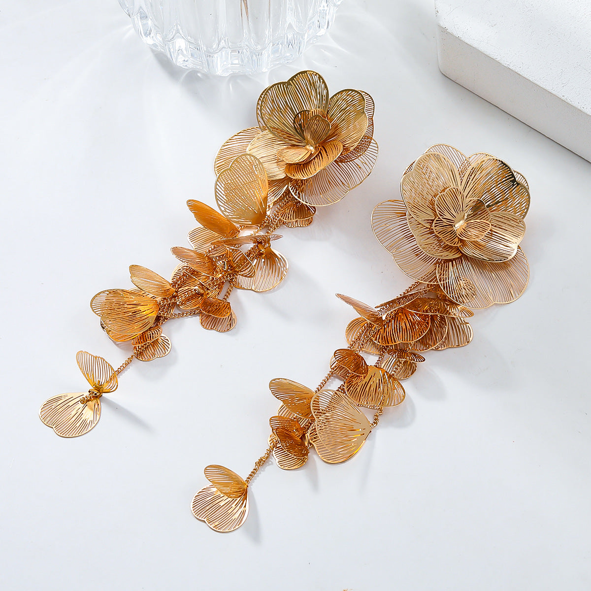Women's Alloy Flower Exaggerated Light Luxury Metal Earrings