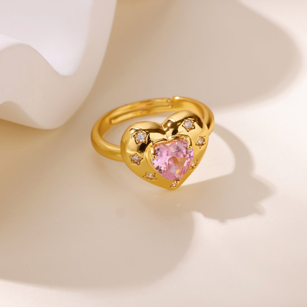 Women's Pink Loving Heart Zircon Gold-plated Starry Border Ring