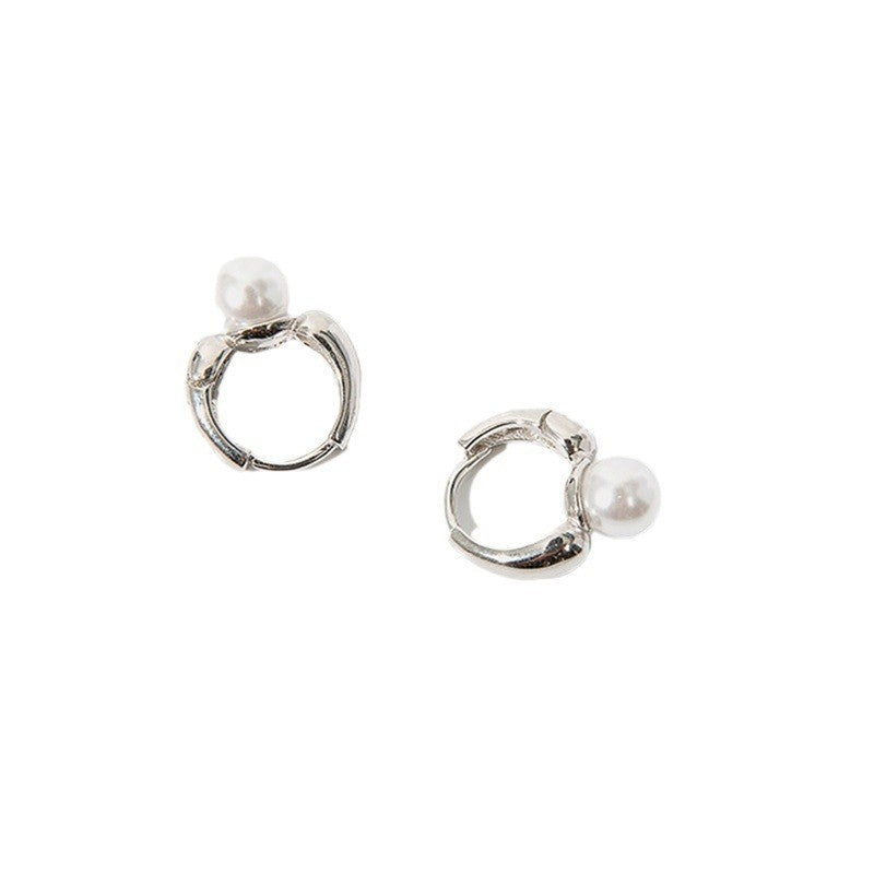 Women's Small Simple Hollow Pearl High-grade Refined Stud Earrings