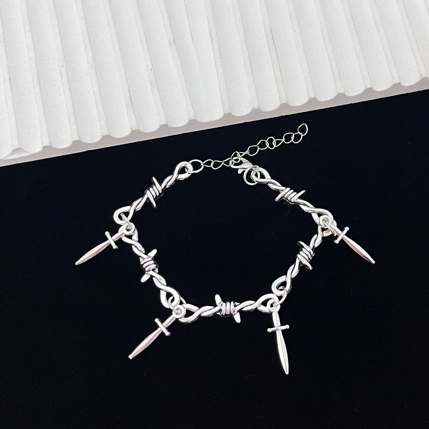 Women's & Men's Thorns Hand Accessory Hip Hop Punk Bracelet