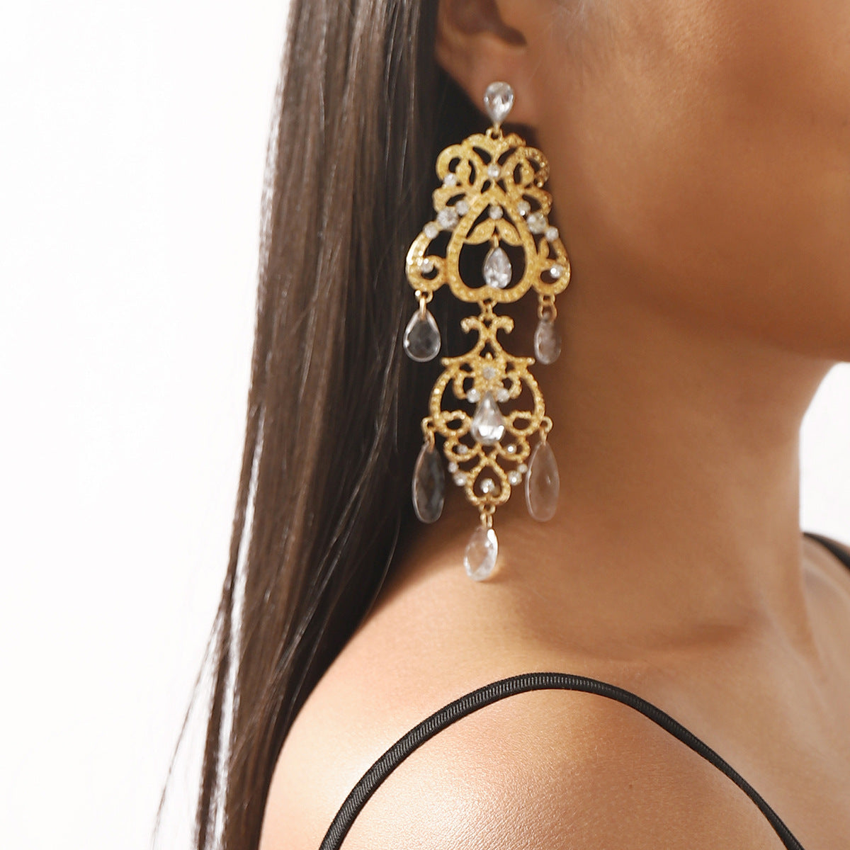 Style Vintage Court Hollow Drop-shaped Tassel Earrings