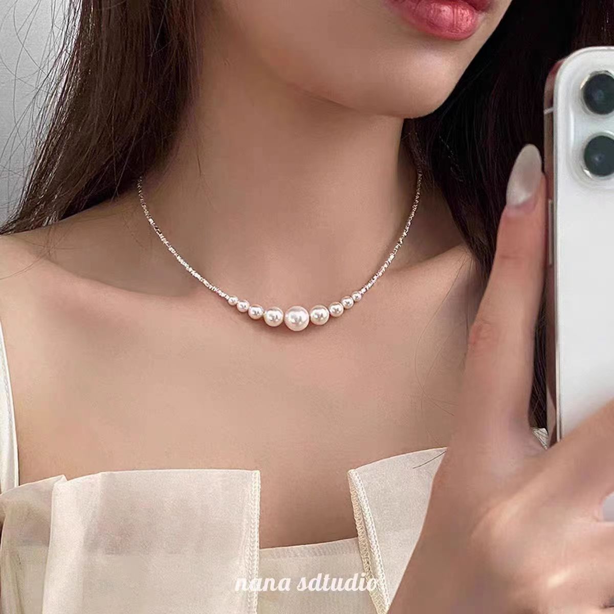 Women's Tea White Moonlight Bow Pearl Light Luxury Necklaces