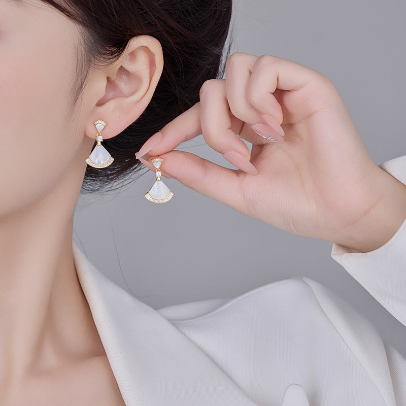 Women's Fritillary High-grade Light Luxury Temperament Fashionable Earrings
