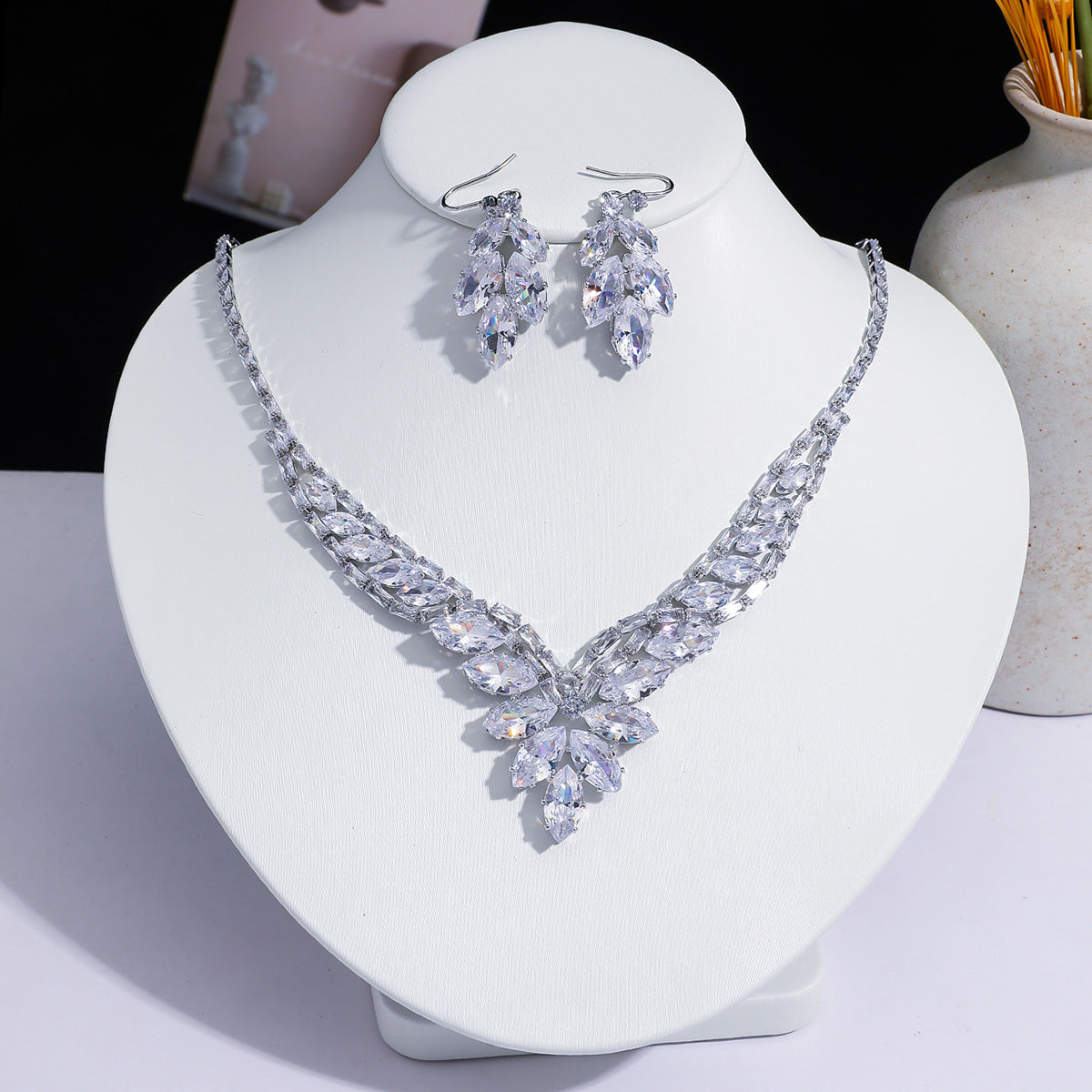 Fashion Trend Zircon Green Butterfly Tassel Necklace