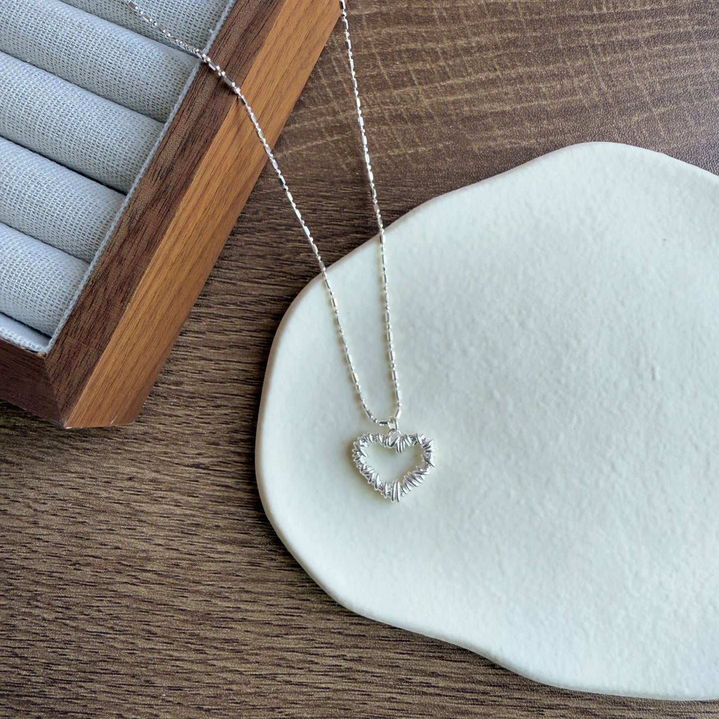 Women's Sterling Sier Hollow Heart For Minority Necklace