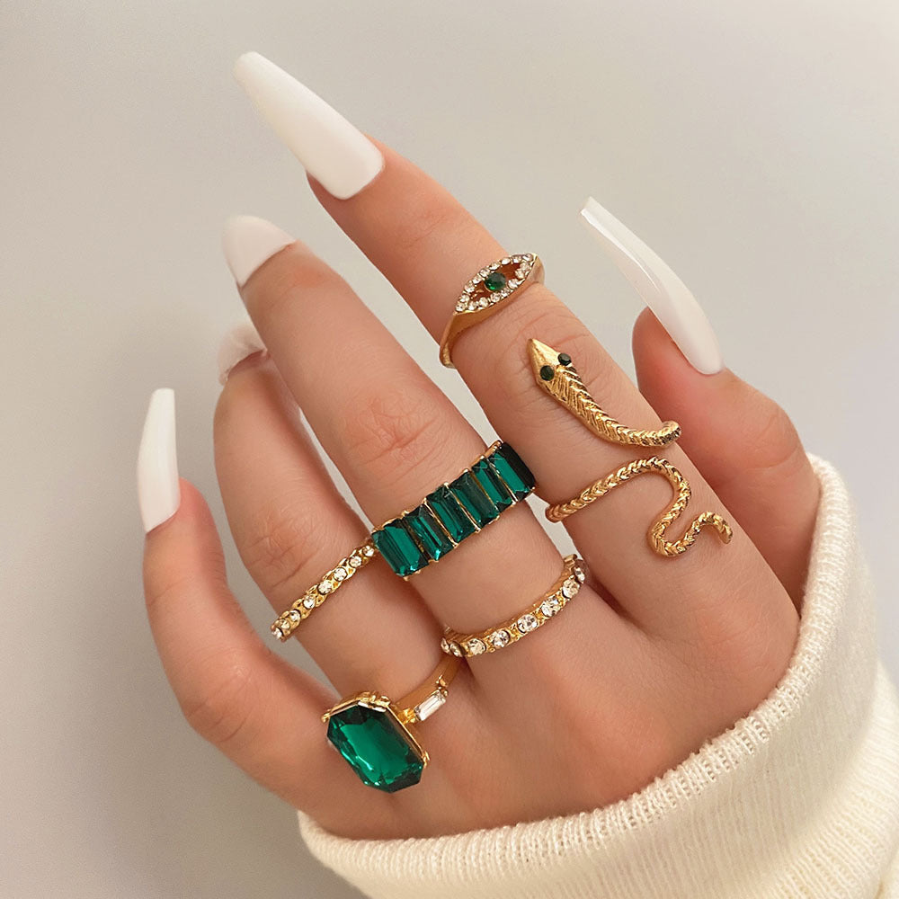 Inlaid Green Rhinestone Retro Snake Alloy Rings