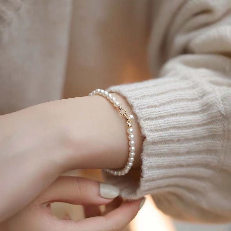 Women's Perfect Circle Strong Light Pearl Simple French Vintage Style Fashion Bracelet