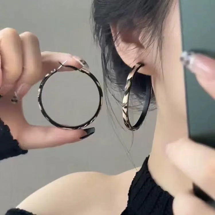 Women's Style High-grade Large Hoop Light Luxury Ear Clip Earrings
