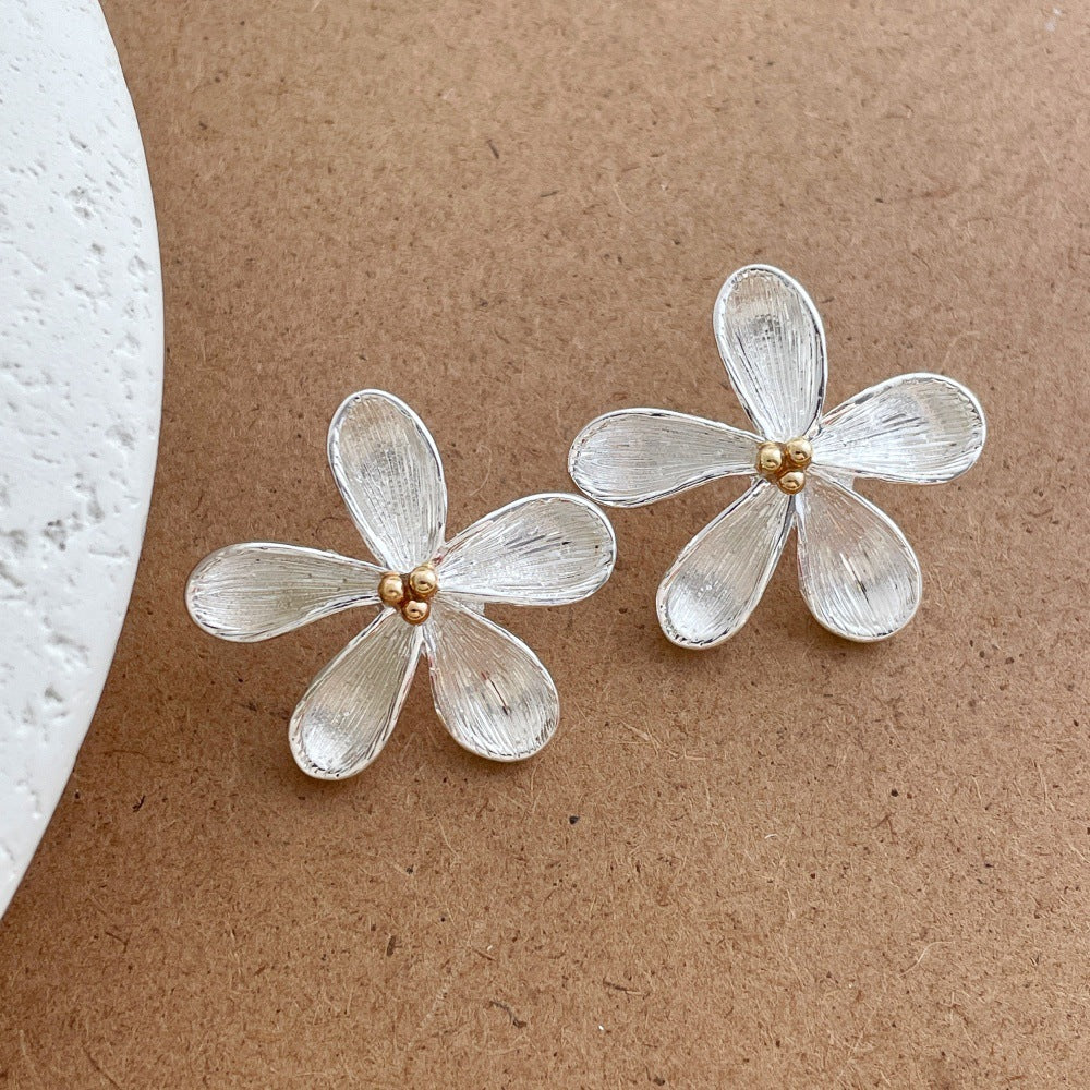 Women's Gold Flower Unique Design Fashion Simple Niche Daily Earrings