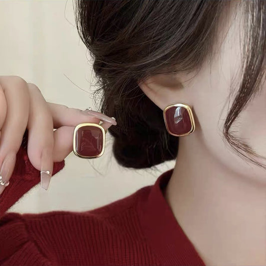 Women's French Retro Red Enamel Drip Glazed Earrings