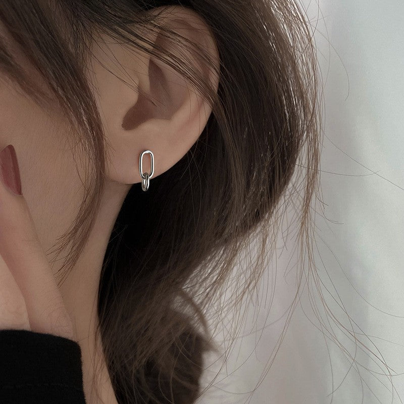 Women's Small Simple Hollow Pearl High-grade Refined Stud Earrings