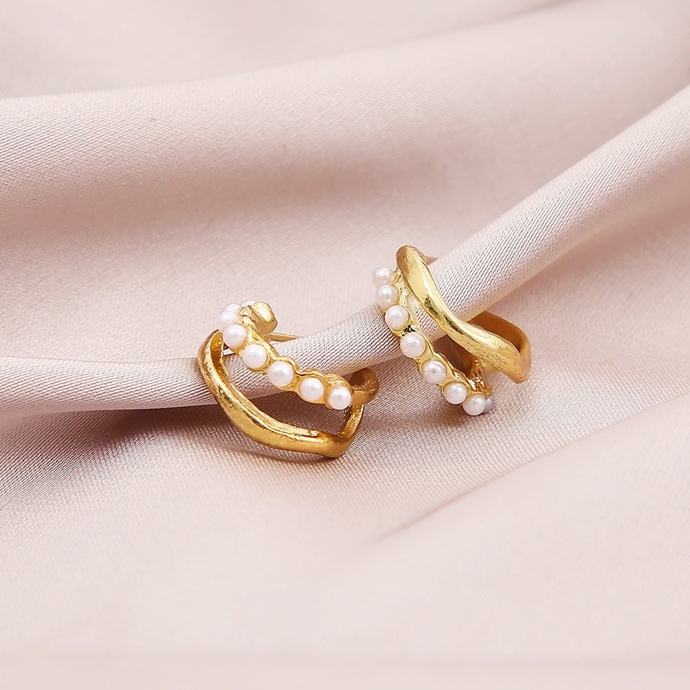 Creative Personality Sense Niche Artificial Pearl Retro Temperament Twisted Stud Earrings