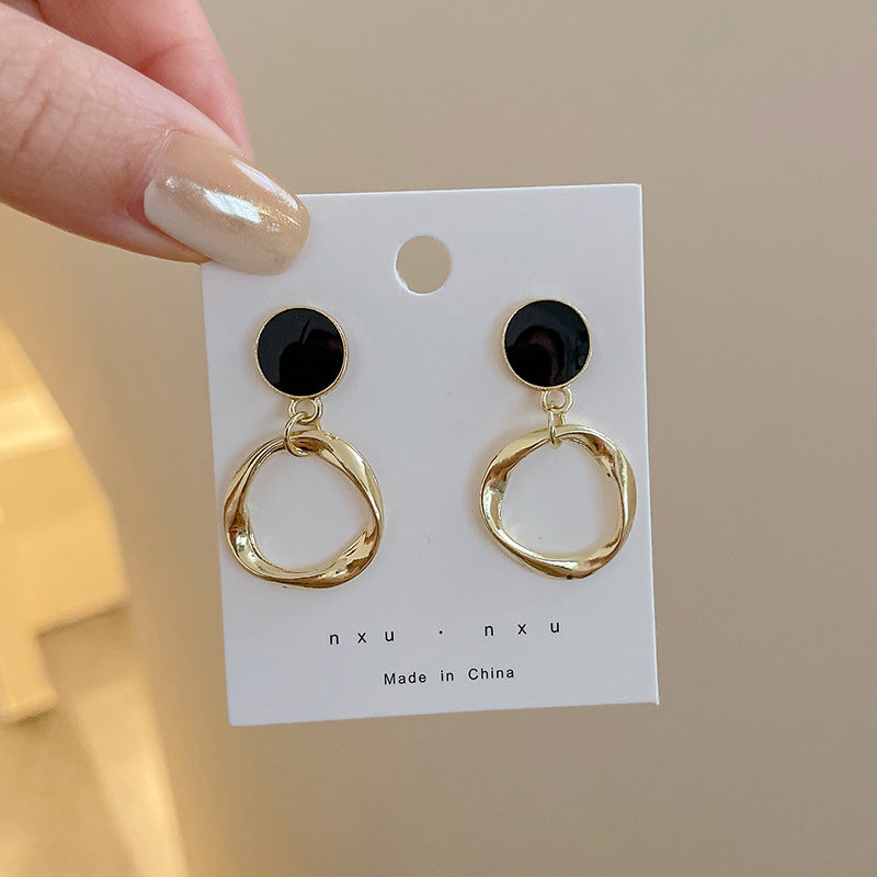 Women's Korean Style Metal Alloy Pearl High-grade Long Stall Light Stud Earrings
