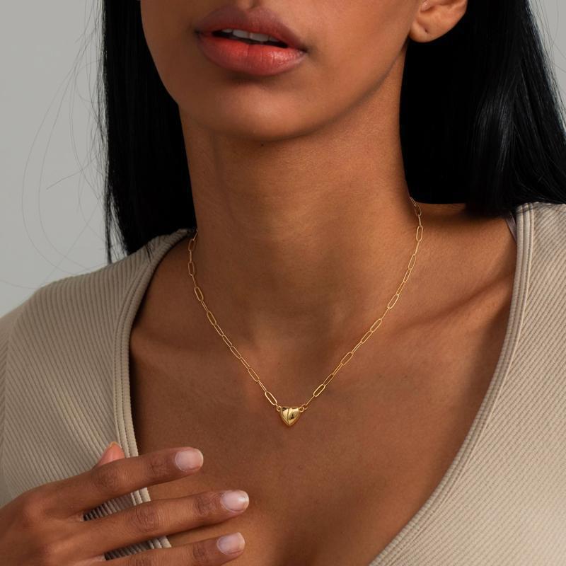 Women's Love Heart Magnet Stainless Steel Return Chain Heart-shaped Necklace