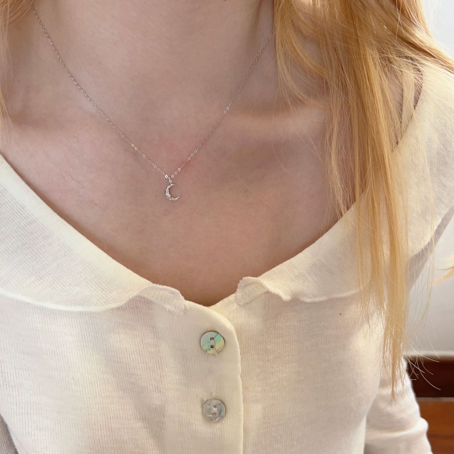 Women's Simple Style Daily High-grade Clavicle Chain Fashion Small Necklace