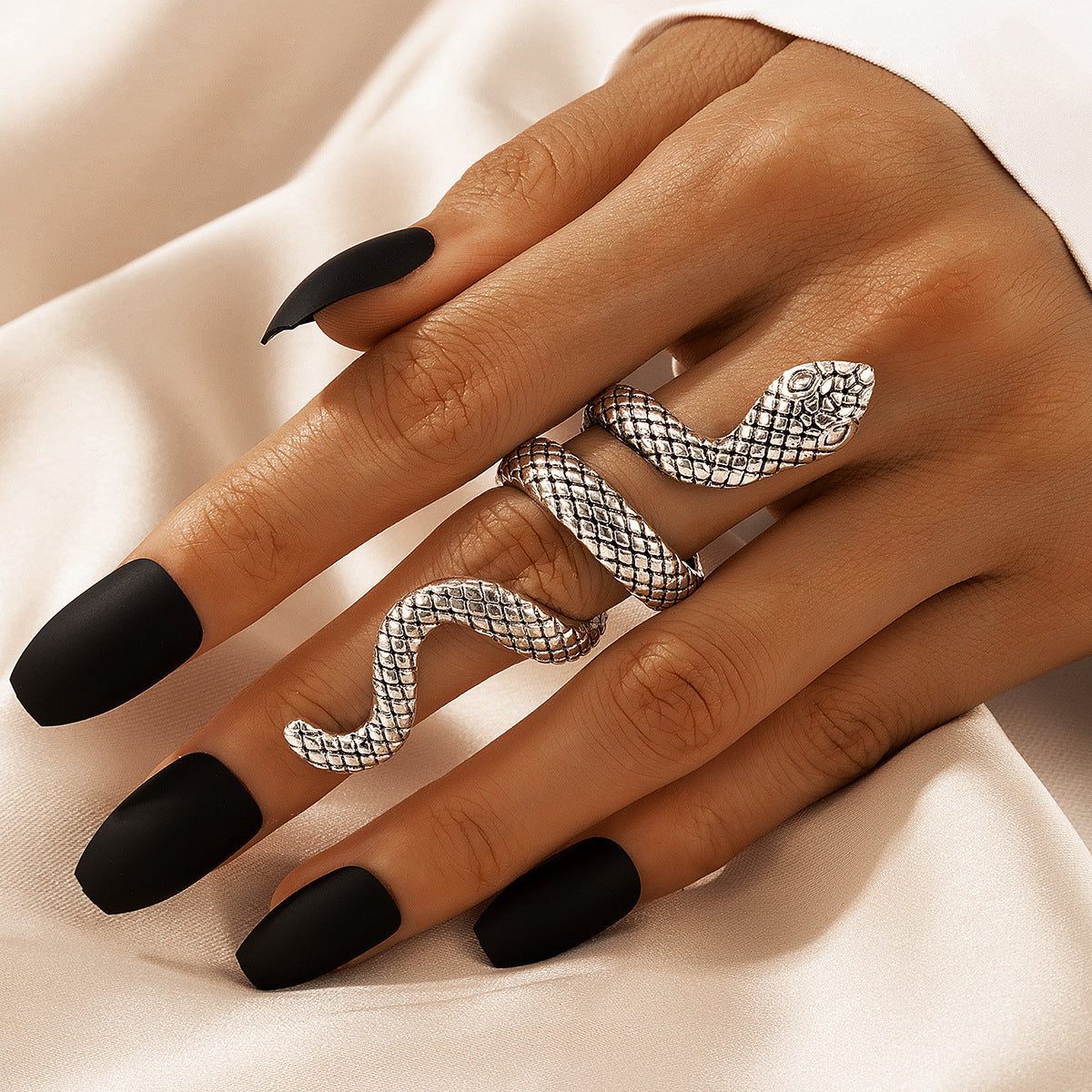 Men's Long Cool Handsome Serpentine Punk Snake-shaped Animal Retro Rings