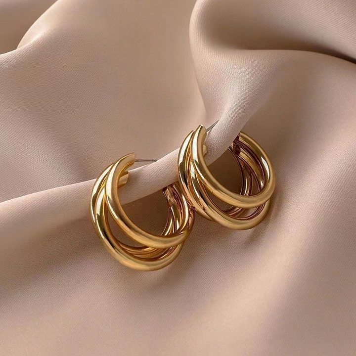Charming Women's Bow Pearl Light Luxury Earrings