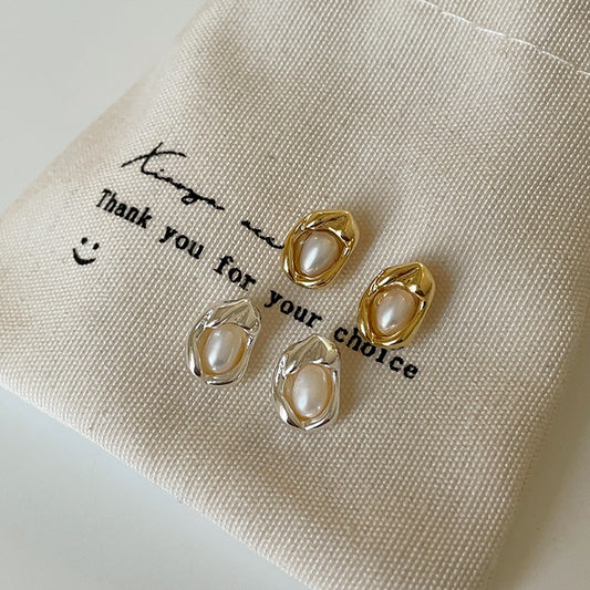 Women's Irregular Metal Pearl For Design Simple Personality Earrings