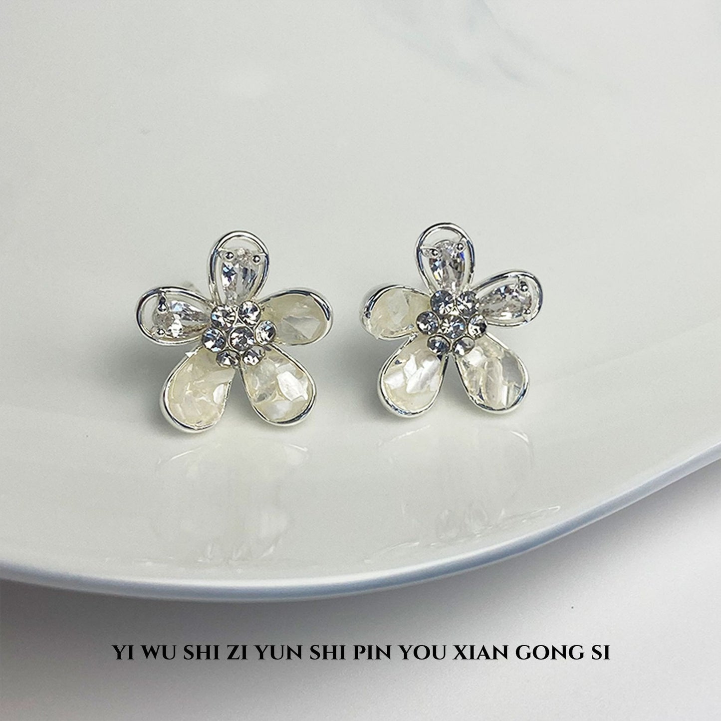 High-grade Elegant French Retro Flower Special Interest Light Luxury Gentle Rings