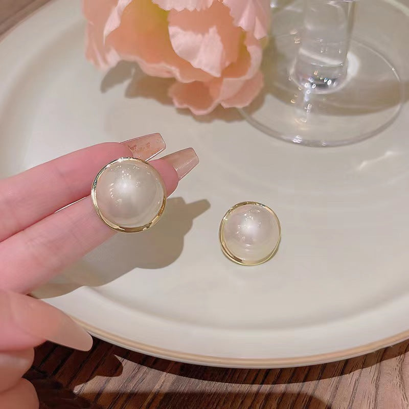 Women's Graceful Exaggerated Pearl Light Luxury Minority Rings