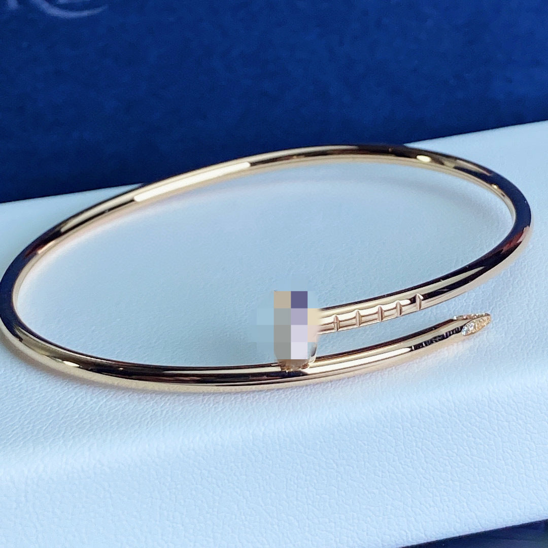 V Gold Classic Fine Elastic Nail Glossy Hollow Bracelets
