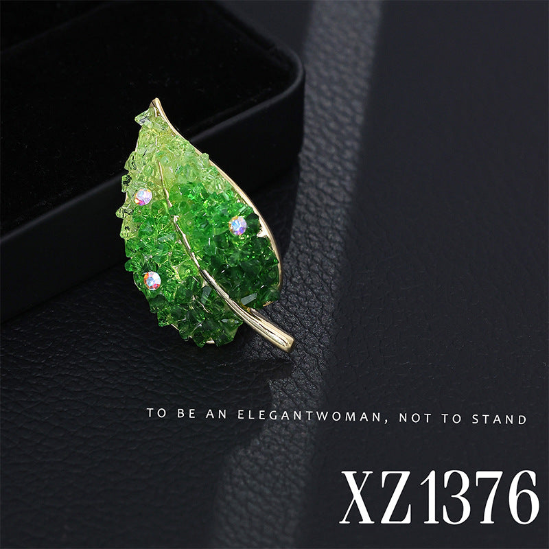 Women's Golden Carp Brooch Exquisite Corsage Luxury Brooches